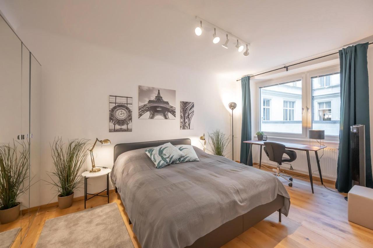Modern City Center Apartment Vienna Exterior photo
