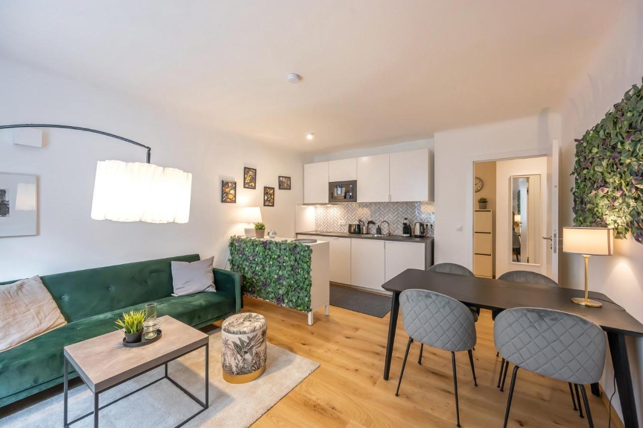 Modern City Center Apartment Vienna Exterior photo